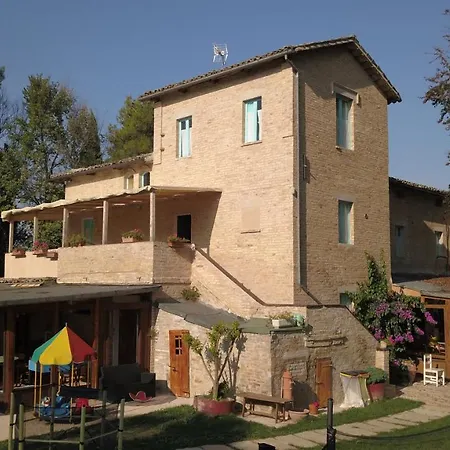 Casale Valentini * فيرمو