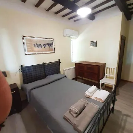 Casale Valentini فيرمو